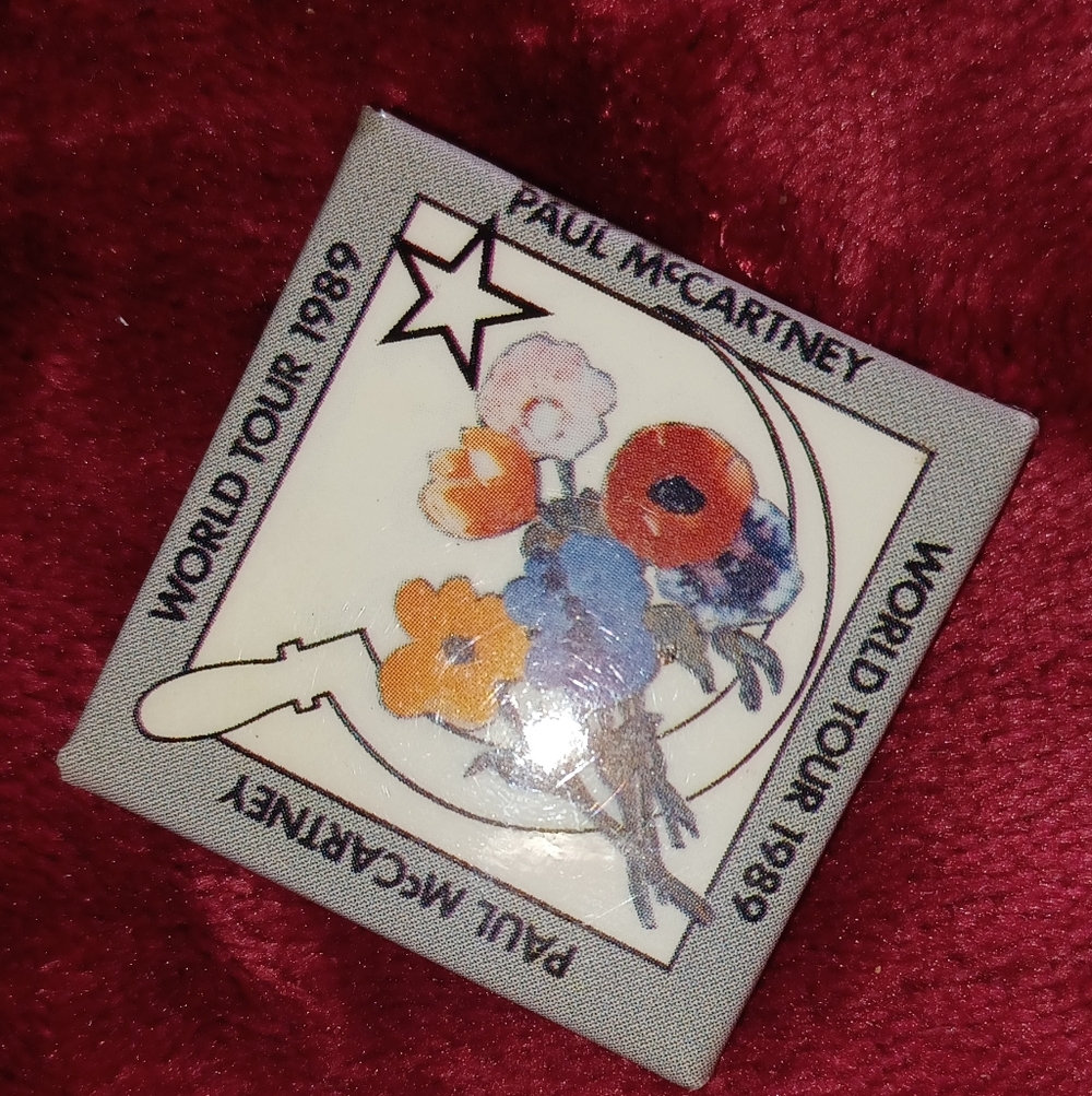 Sale *Paul McCartney 1989 World Tour Button